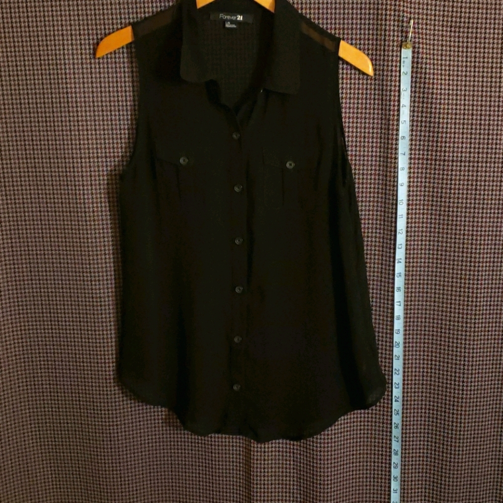 ❤️2 Ads/$20 - Forever 21 Black Sheer top